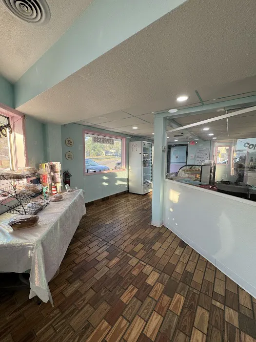 Sweet B's Bakery & Boutique Picture 7