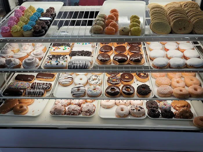 Sweet B's Bakery & Boutique Picture 4