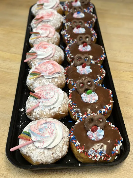Moon Donuts & Cafe Picture 8