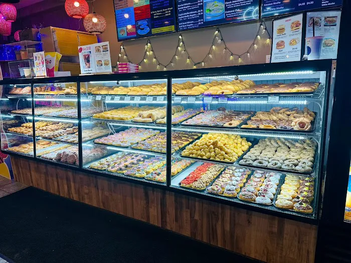 Moon Donuts & Cafe Picture 9