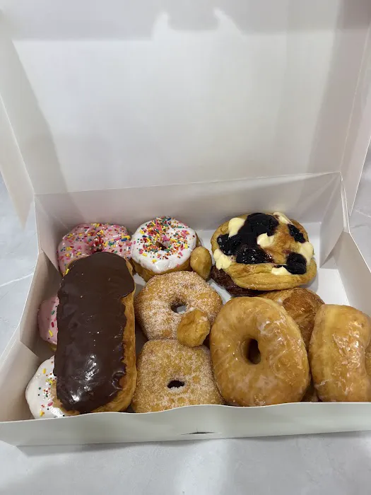 Moon Donuts & Cafe Picture 1