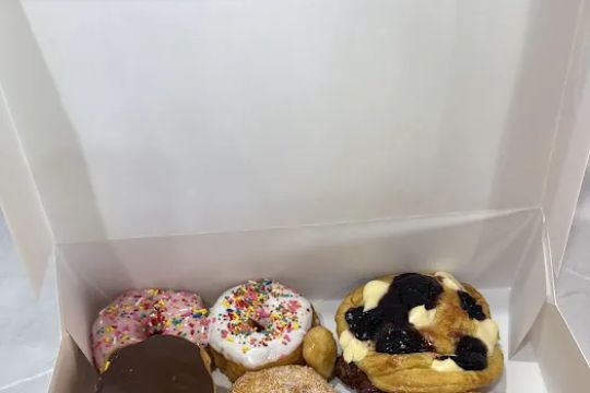 Moon Donuts & Cafe