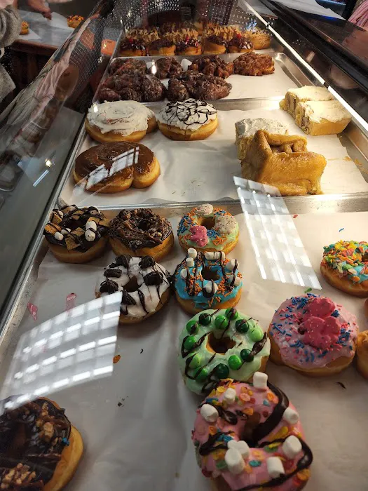 MacDaddy’s Donut Garage Picture 2