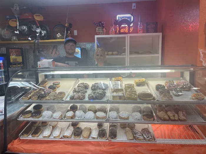 MacDaddy’s Donut Garage Picture 5