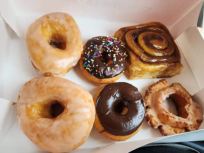 MacDaddy’s Donut Garage Picture 9