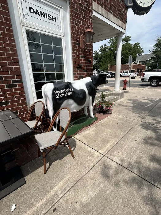 Edelweiss Bakery and Wine Bar Picture 2