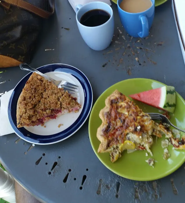 Smiling Pelican Bake Shop Picture 5