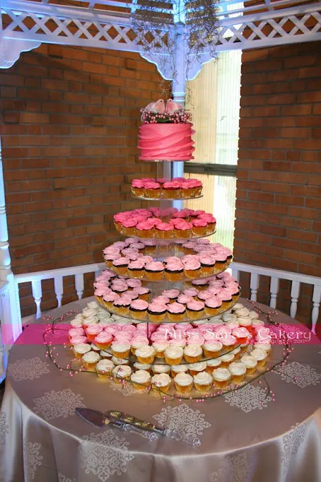 Miss Sara's Cakery Picture 10