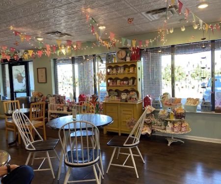 Diamond Dust Bakery & Coffee Shop