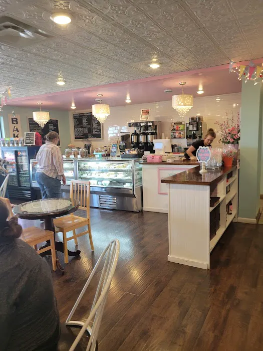 Diamond Dust Bakery & Coffee Shop Picture 5