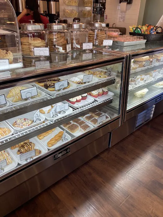 Diamond Dust Bakery & Coffee Shop Picture 4