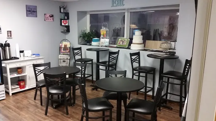 Sweet Retreat Cake Boutique Picture 9