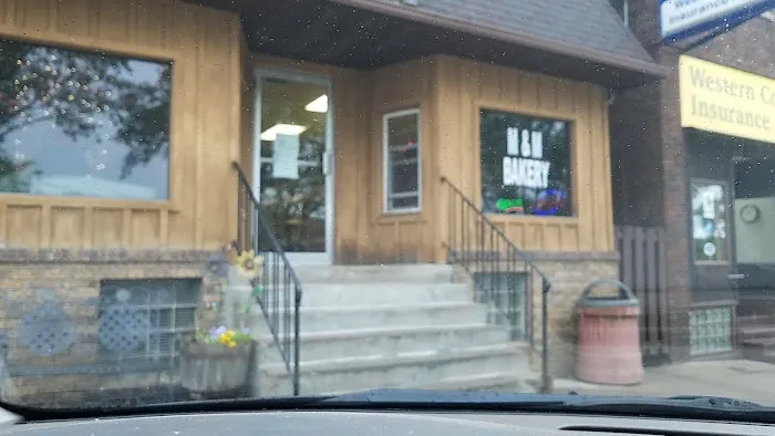 M & M Bakery Picture 1