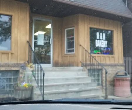 M & M Bakery