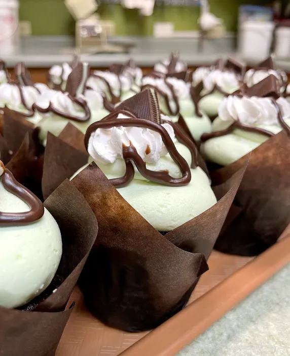 2½ Cups Cupcakery & Bakeshop Picture 6