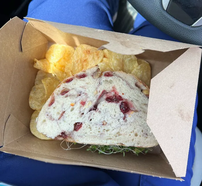 Mom’s Bread Co. Picture 5