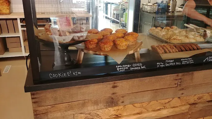 Crack Of Dawn bakehouse and market Picture 7