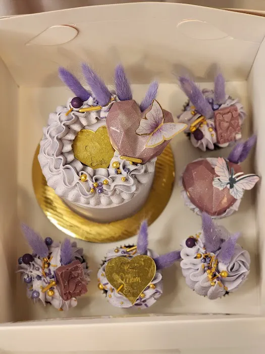 Nikki's Cakes & Specialty Bakes Picture 1