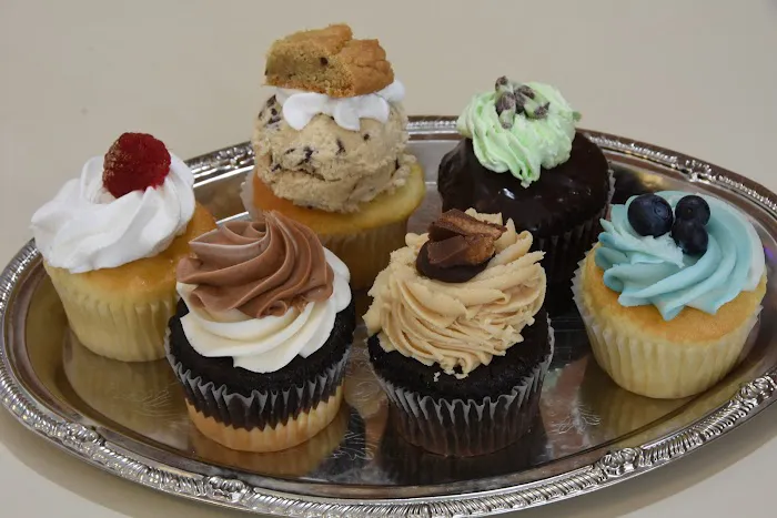 Baked: Cakes by Design Picture 1