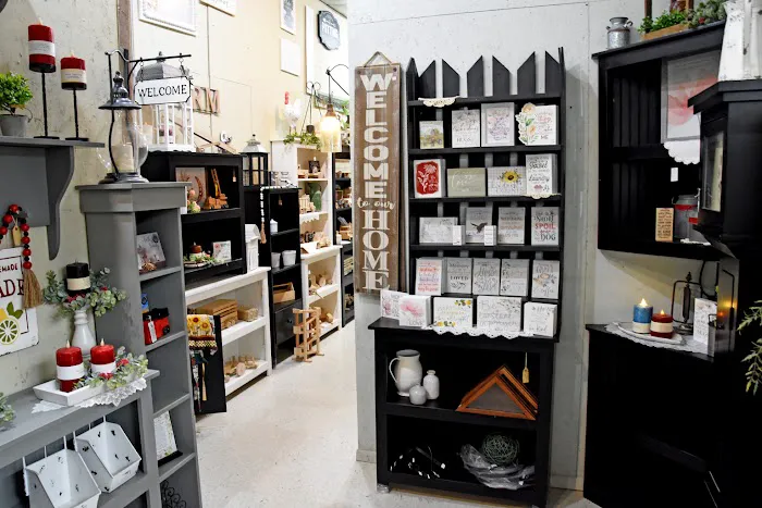 EE Woodcraft & Confections Picture 6