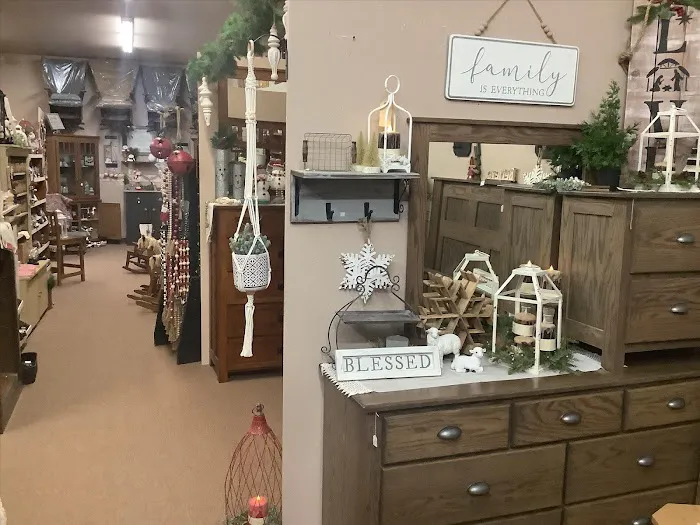 EE Woodcraft & Confections Picture 7