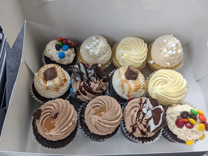 Frosted N’ Filled Bakery Picture 3