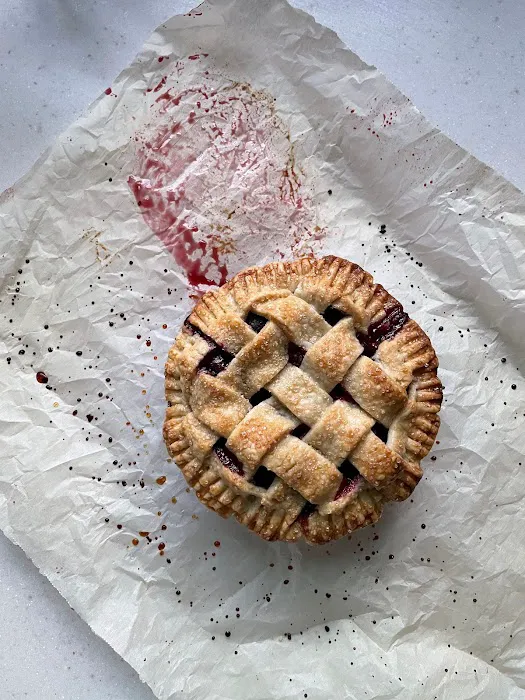 Front Porch Pie Stand Picture 2