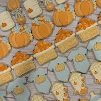 Katie's Creations custom cookies ico