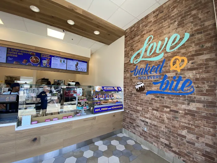 Auntie Anne's & Cinnabon Picture 8