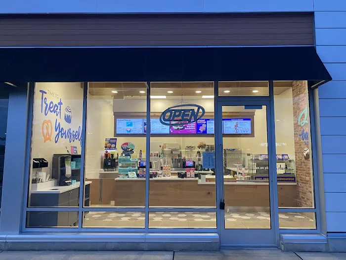 Auntie Anne's & Cinnabon Picture 1