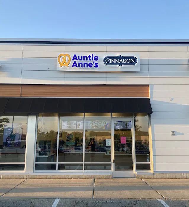 Auntie Anne's & Cinnabon Picture 2