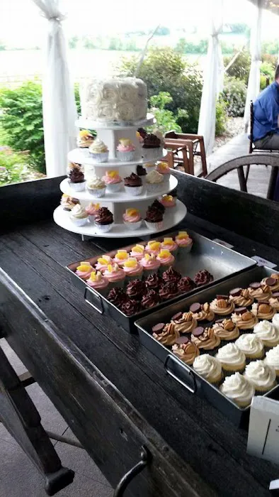 Mindy's Cupcakes Picture 4