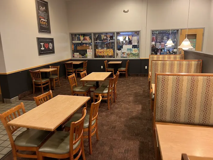 Bruegger's Bagels Picture 3