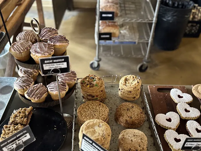 Great Harvest Bread Co. - Bakery & Cafe, Delafield Picture 5