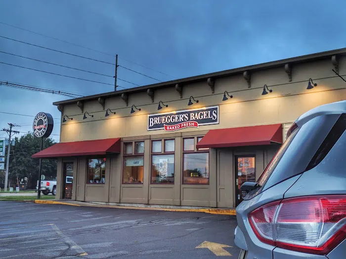 Bruegger's Bagels Picture 1