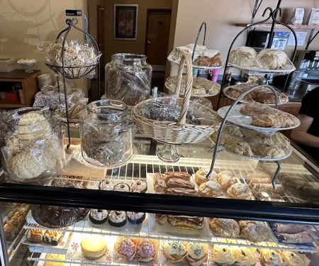 Krumpets Restaurant & Bakery