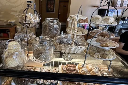 Krumpets Restaurant & Bakery