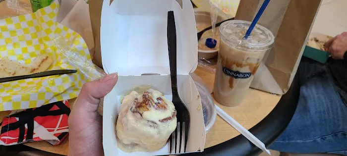 Cinnabon Picture 7