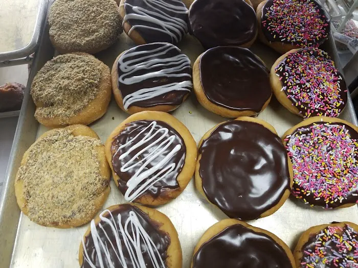 Simple Simon Bakery Picture 3