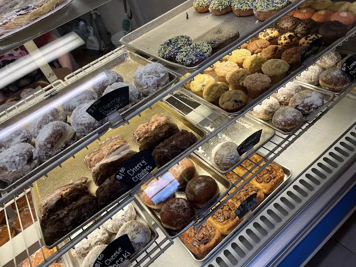 Simple Simon Bakery Picture 6