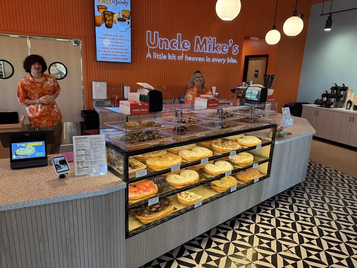Uncle Mike's Kringle Shoppe Picture 4