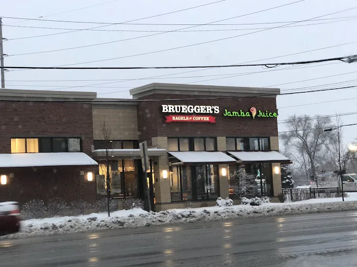 Bruegger's Bagels and Jamba Juice Picture 3