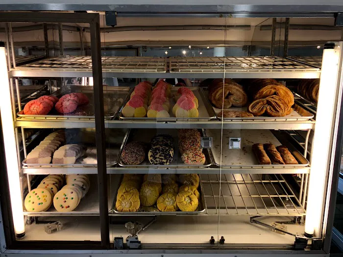 Danny’s Donuts & Bakery Picture 10