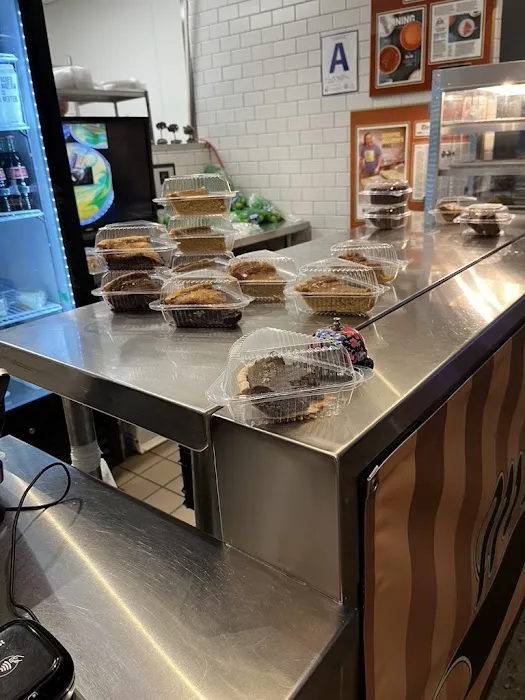 Mr. Dye's Pies Picture 2