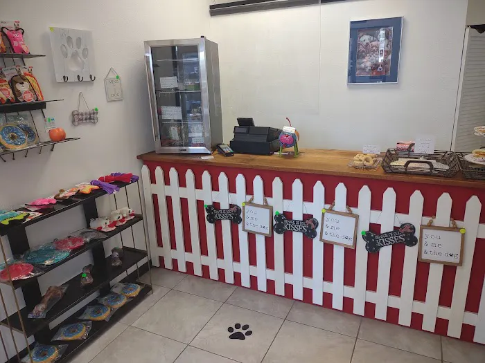 Paws & Purrs Pet Bakery Picture 1