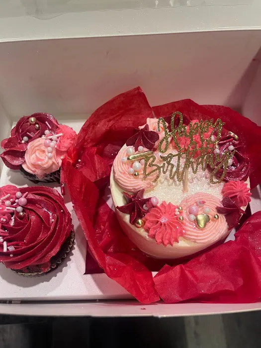 Collie's Cakes Picture 2