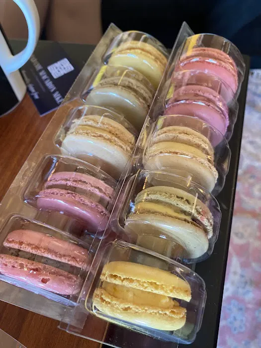Madame Macaron MKE Picture 8