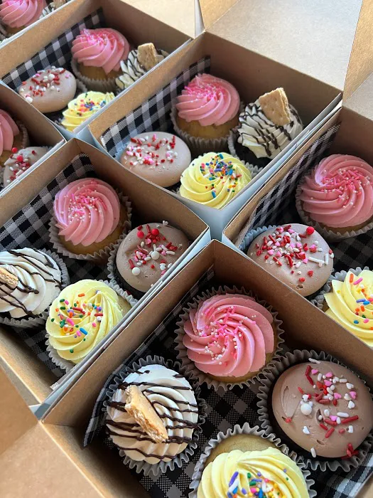 LucyBakes | Cookies • Cakes • Classes Picture 7