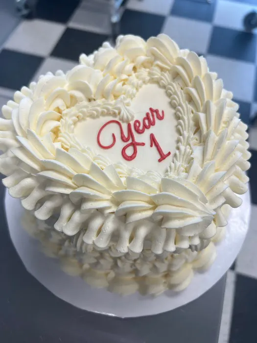 LucyBakes | Cookies • Cakes • Classes Picture 3