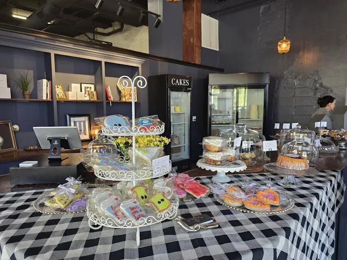LucyBakes | Cookies • Cakes • Classes Picture 4